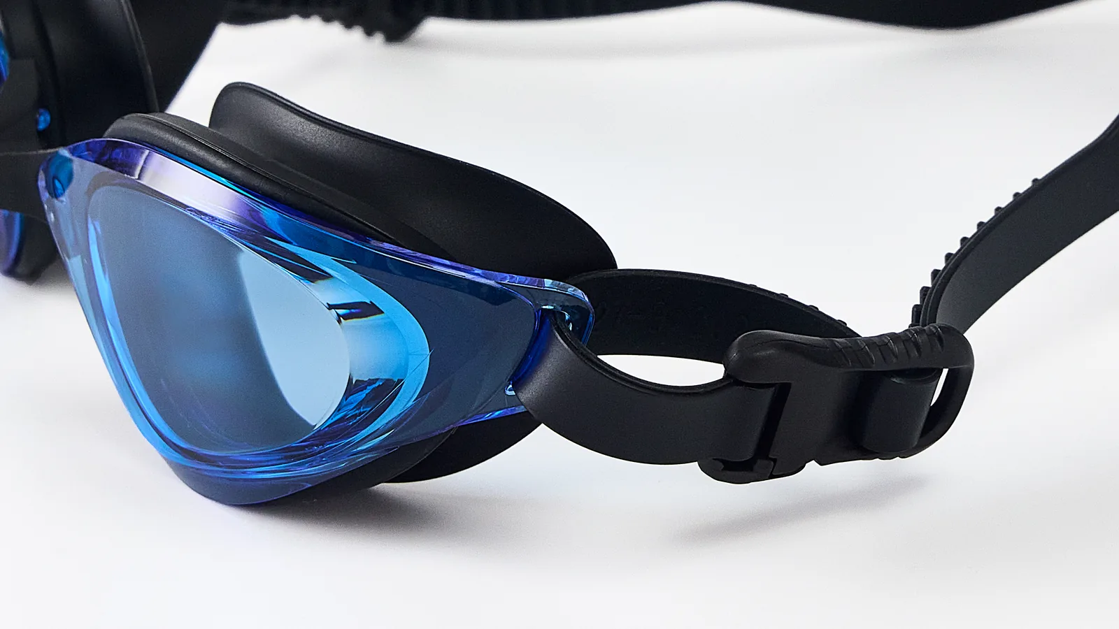 Eyeline Aquarius Silicon training swim goggle lens close-up with Wide Vision