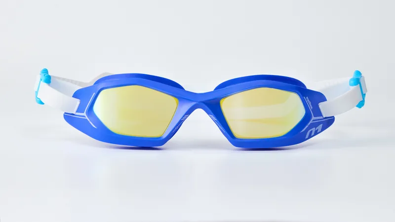 Eyeline Captain Junior junior swim goggle with C-Profile 3D Gasket, front view