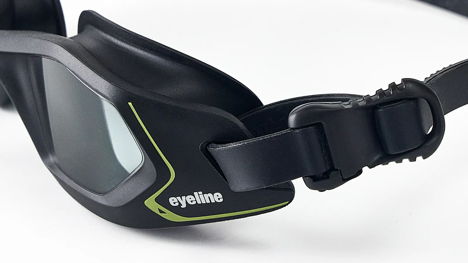 Eyeline Captain fitness swim goggle lens close-up with Wide Vision