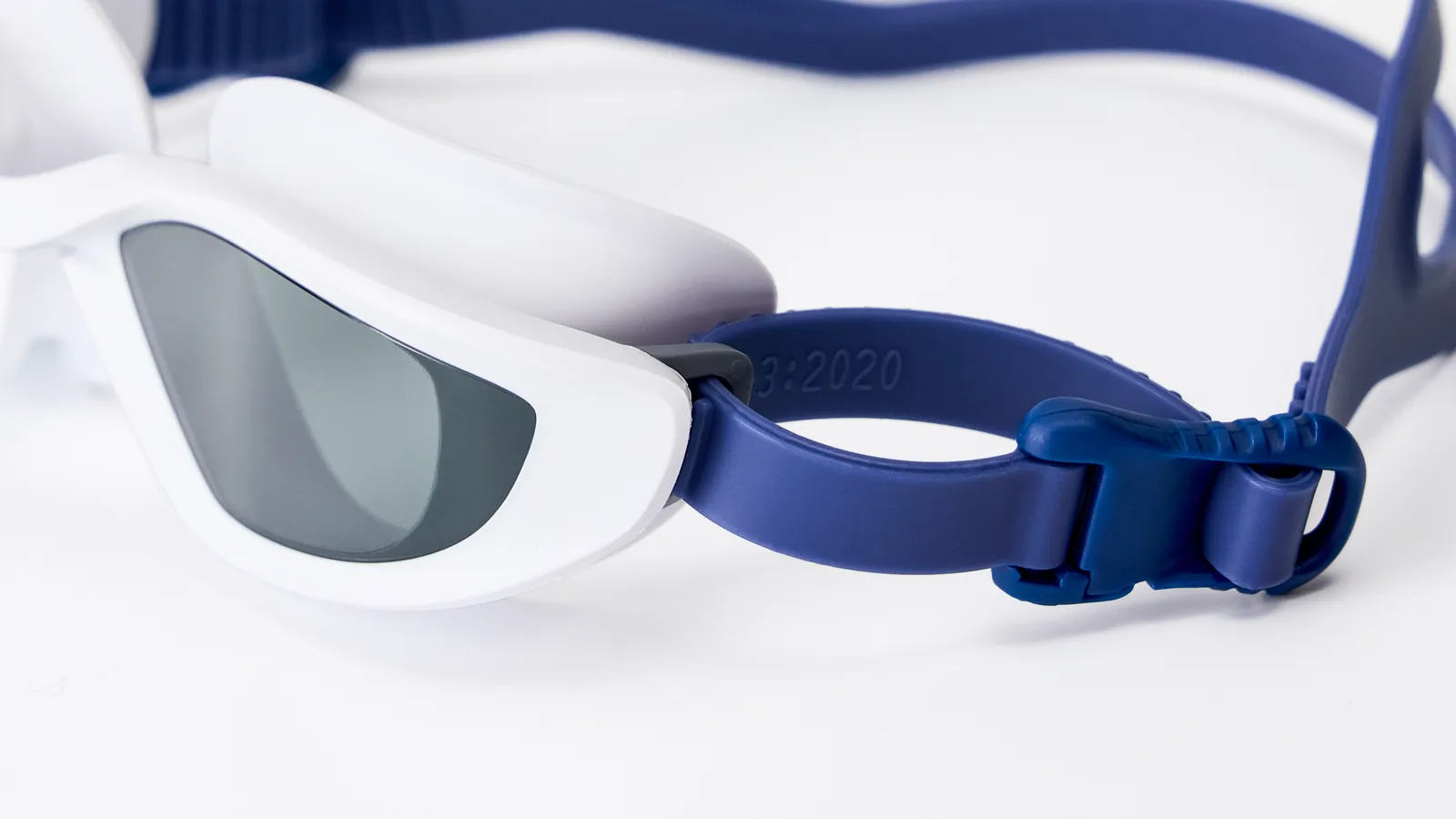 Eyeline Infini fitness swim goggle lens close-up with Wide Vision