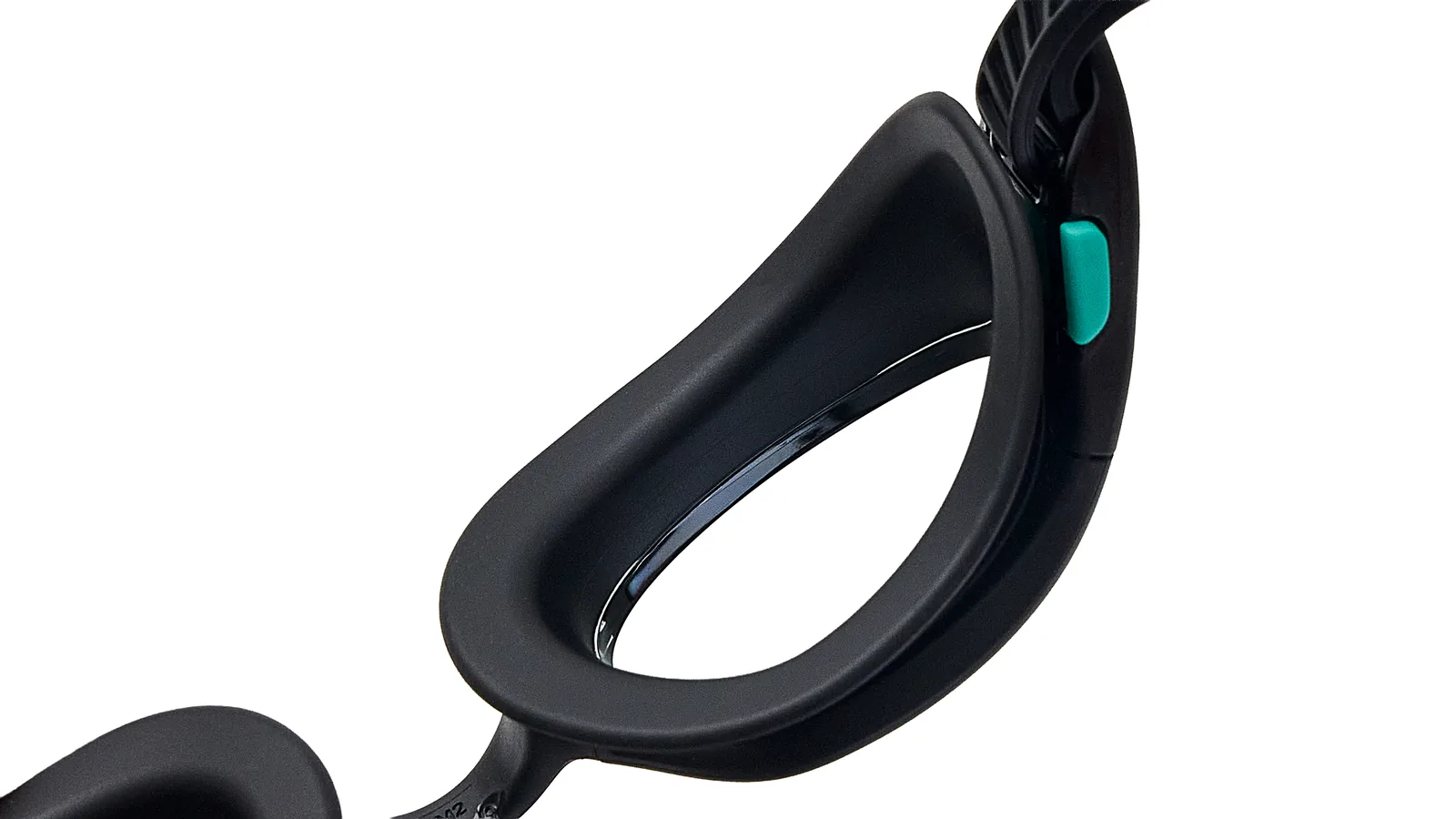 Eyeline Neptune fitness swim goggle, C-Profile 3D Gasket and inner lens detail