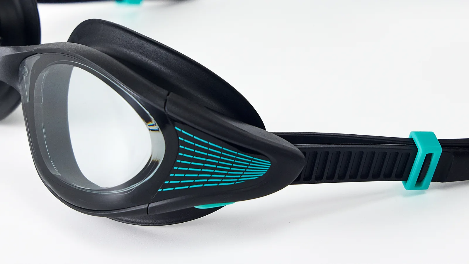 Eyeline Neptune fitness swim goggle lens close-up with Wide Vision