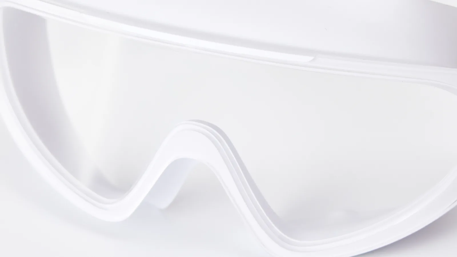 Eyeline Panora swim goggle nosebridge detail