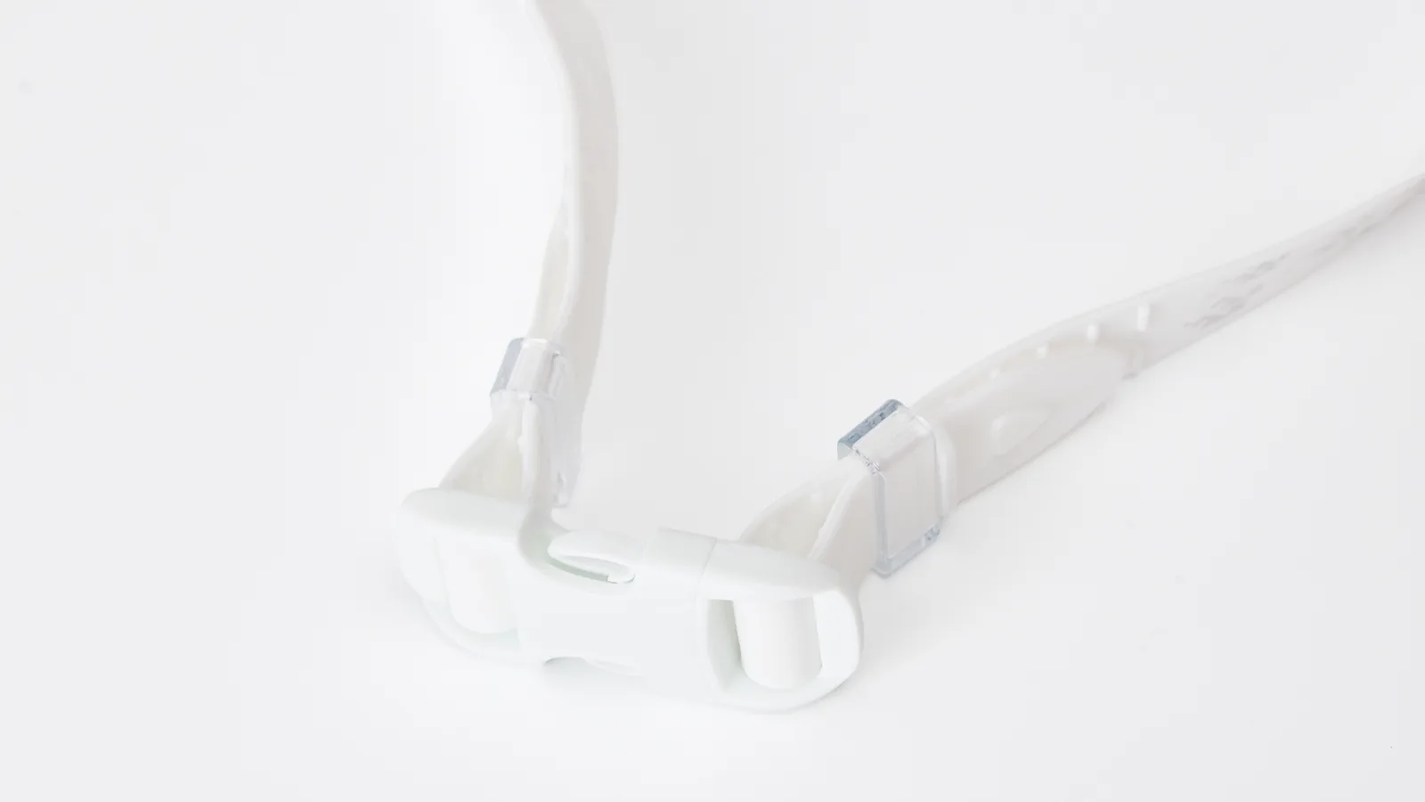 Eyeline Panora swim goggle, Headband Buckle Release and buckle adjuster detail