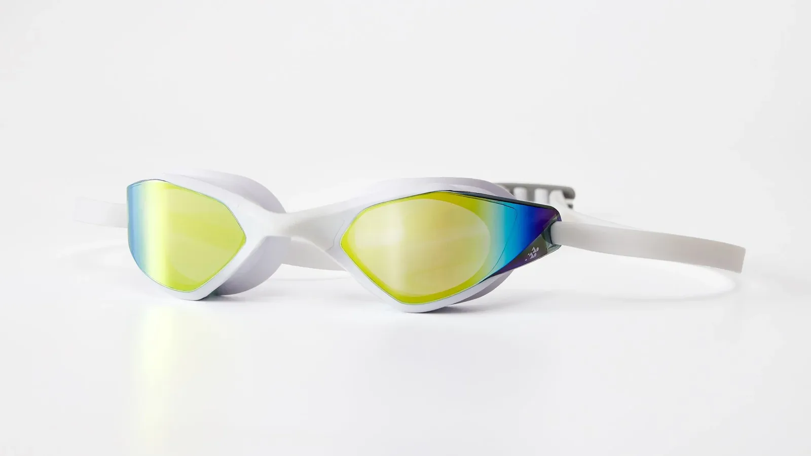 Eyeline Slash hybrid swim goggle, 3/4 angle showing L-Profile 3D Gasket