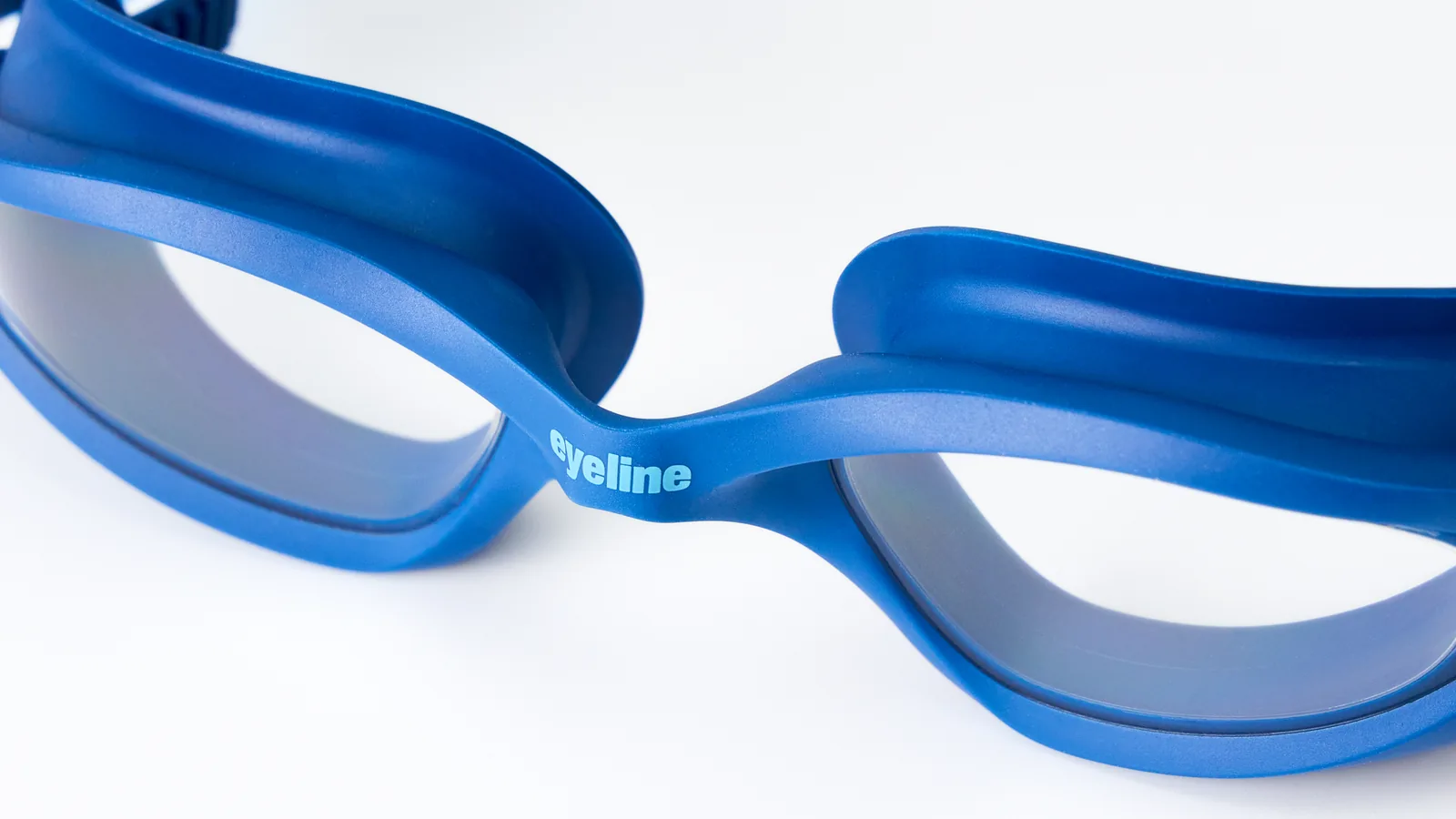 Eyeline Typhoon fitness swim goggle nosebridge detail