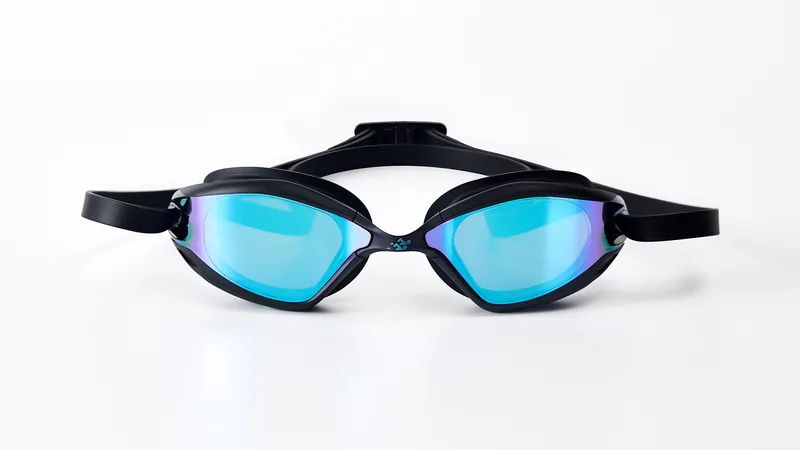 Eyeline Venom hybrid swim goggle with L-Profile 3D Gasket, front view