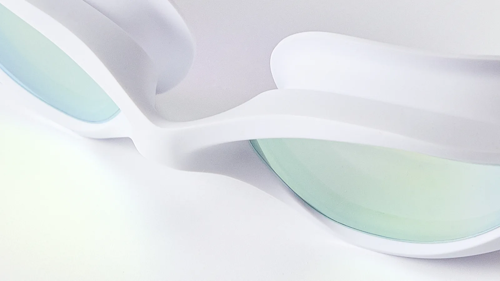 Eyeline Vortex training swim goggle nosebridge detail