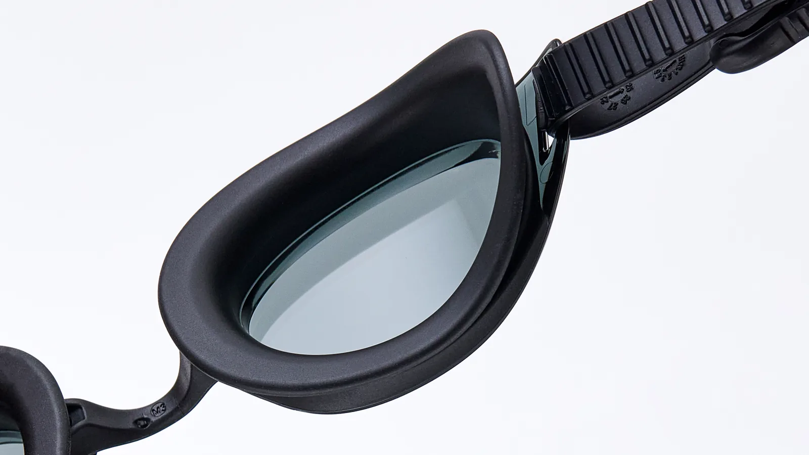 Eyeline Zevo fitness swim goggle, C-Profile 3D Gasket and inner lens detail